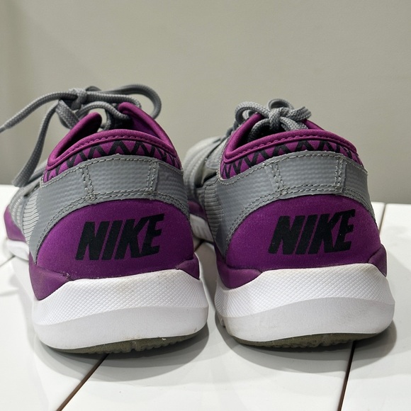 BRAND NEW Grey/Purple Nike Sneakers, size 9 - Picture 2 of 4